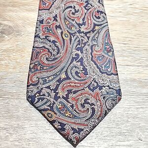 Hathaway tie 👔